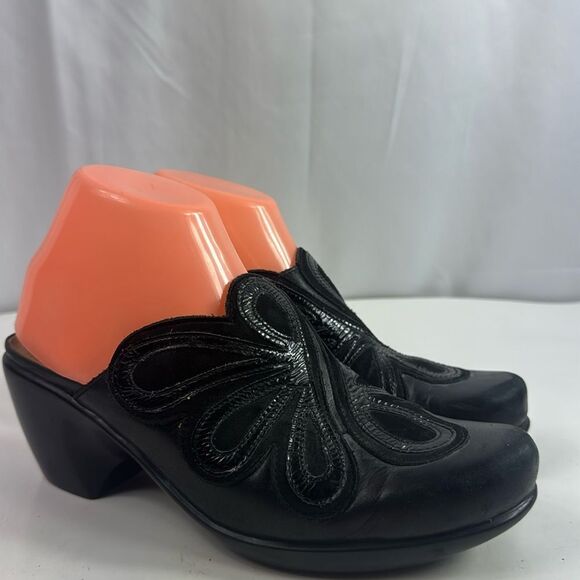 Naot Adore Black Leather Floral Design Women’s Mule Clogs - Picture 1 of 13